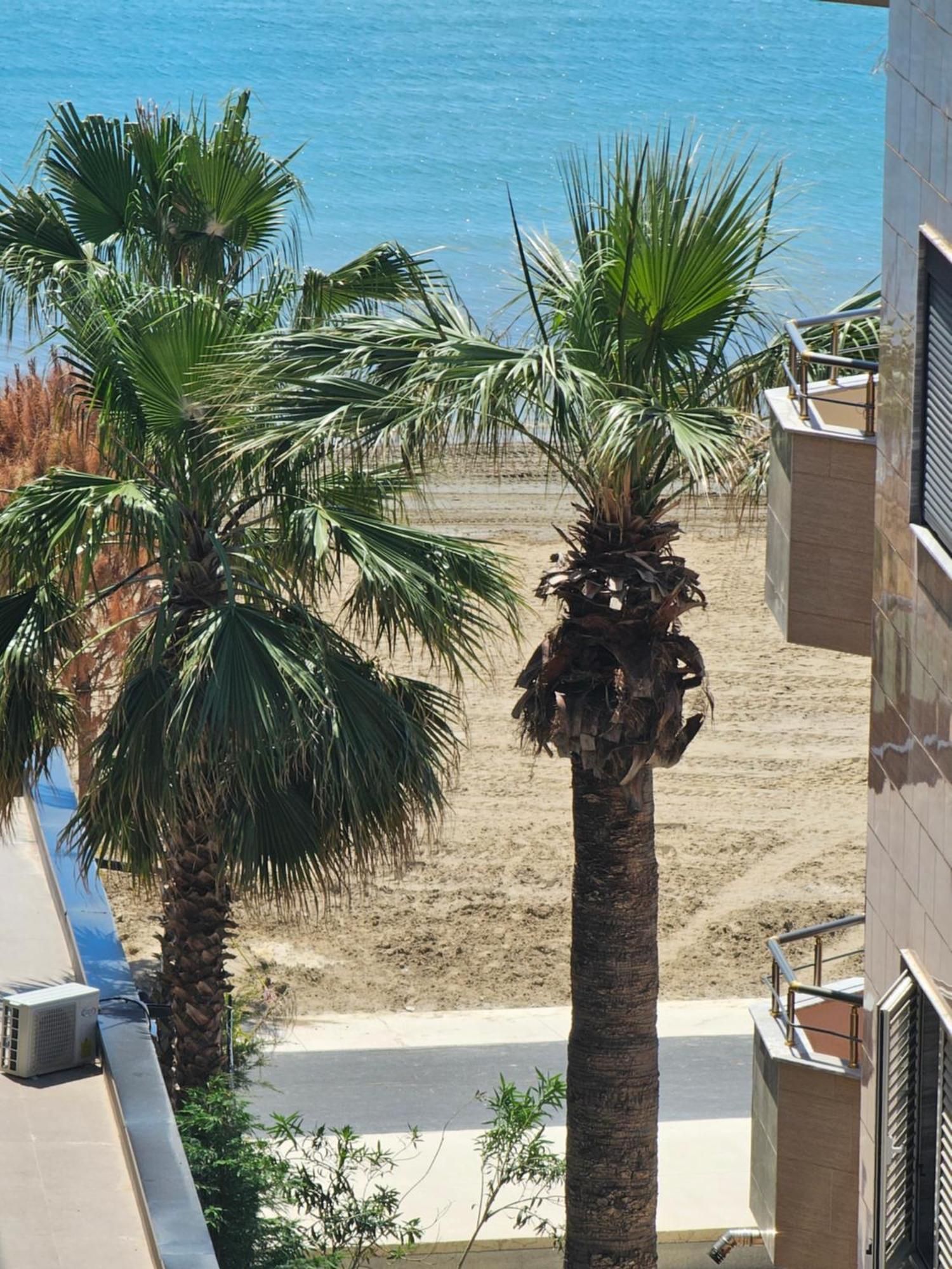 Bral 5 - Beachfront